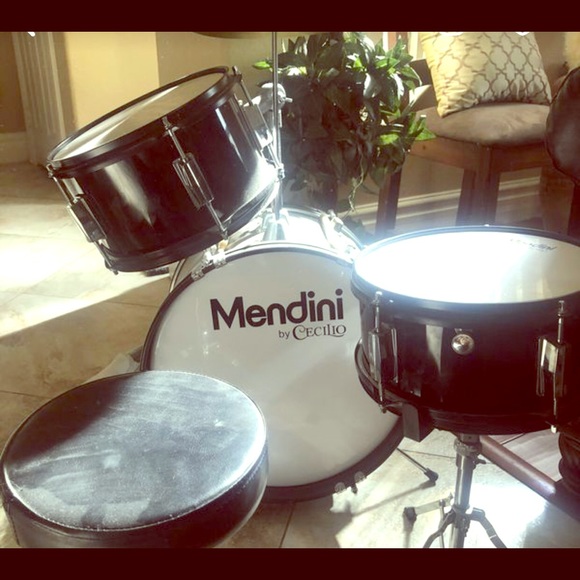 Kids Mendini drum kit set - Picture 1 of 1